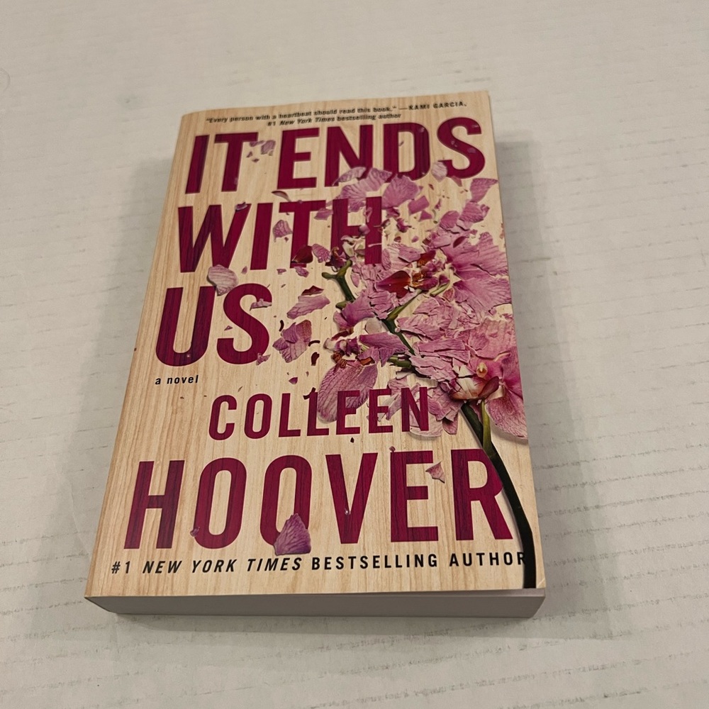 🍉Any books 2/$12 It Ends With Us by Colleen Hoover paperback book